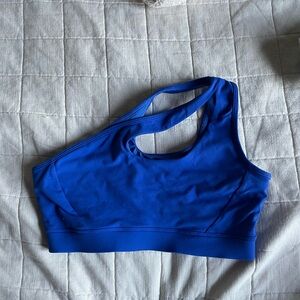 One shoulder sports bra